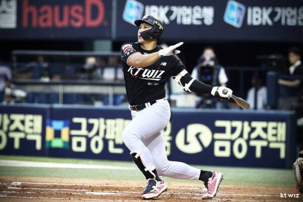 KT 위즈의 황재균이 은퇴를 발표했다. KT 제공