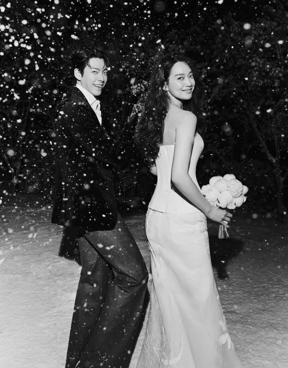 김우빈, 신민아 웨딩사진