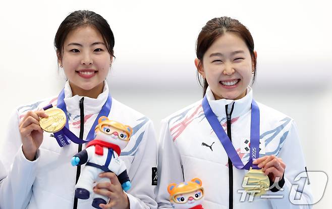 이나현(왼쪽)과 김민선. 2025.2.9/뉴스1 ⓒ News1 이승배 기자