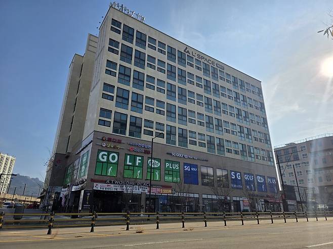 보증금 미반환 피해가 속출한 경기 고양시 지축동 ㅇ오피스텔 모습. 송상호 기자