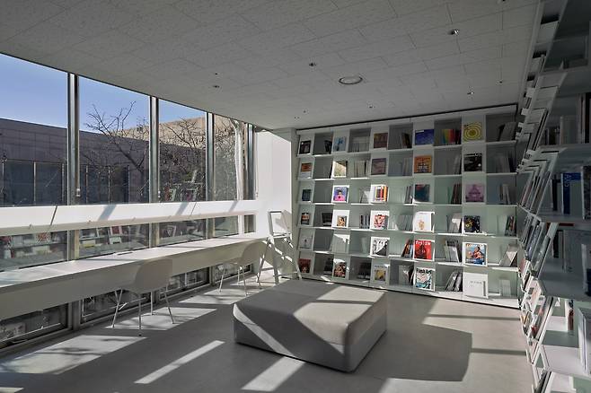 Art library at MMCA Gwacheon (MMCA)