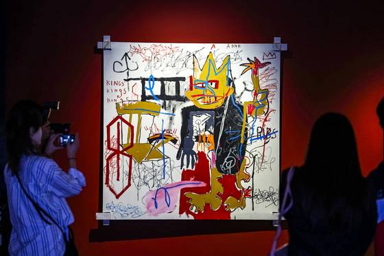 Jean-Michel Basquiat's “Portrait of A-One A.K.A. King” (1982), now on view at the exhibition "Signs: Connecting Past and Future,″ which runs through Jan. 31 of next year at the Dongdaemun Design Plaza (DDP) in central Seoul. [JOONGANG ILBO]
