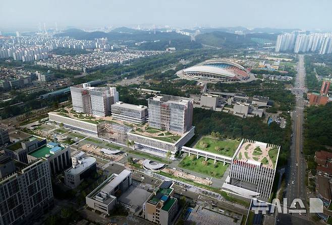 [서울=뉴시스] 고려대학교 안산병원 마스터플랜 장기 조감도. (사진= 고려대학교 안산병원 제공)
