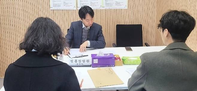 전남도 무료법률상담 모습. 전라남도 제공