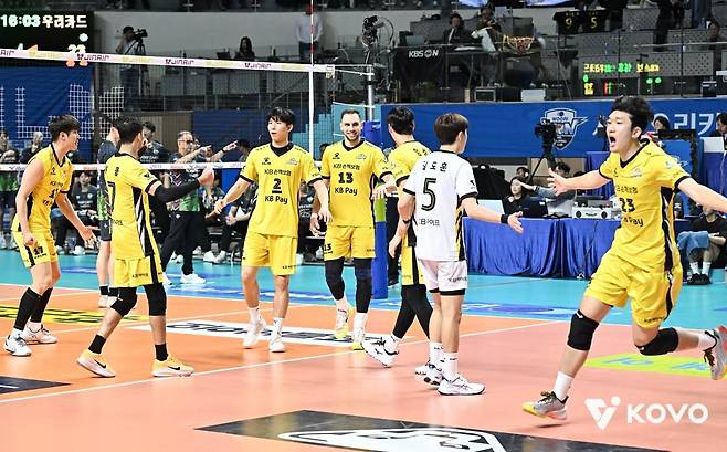 KB손해보험 선수단 [한국배구연맹 제공. 재배포 및 DB 금지]