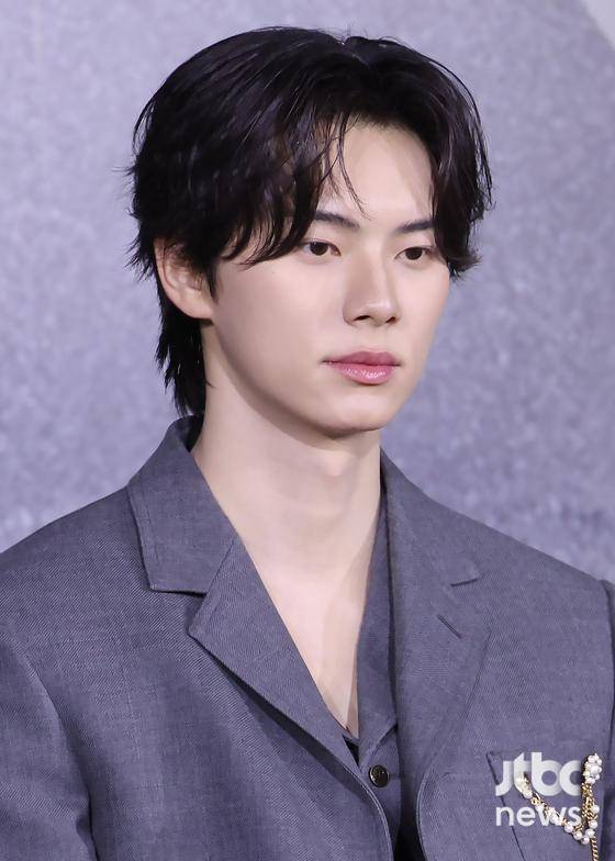 22일 오전 서울 웨스틴 서울 파르나스에서 열린 넷플릭스 시리즈 '캐셔로' 제작발표회가 열렸다. 이창민 감독, 배우 이준호, 김혜준, 김병철, 김향기, 이채민, 강한나가 참석했다. 박세완 엔터뉴스팀 기자 park.sewan@jtbc.co.kr