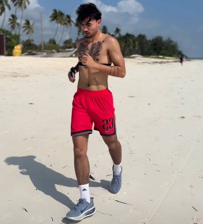 사진=카스트로프 SNS