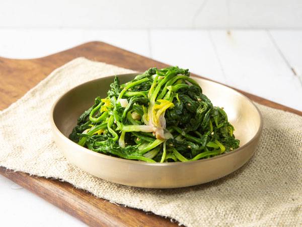 안과 전문의 동탄올바른안과 김용현 원장은 141만 구독자를 보유한 건강 채널 ‘굿라이프’에 출연해 안구건조증과 노안 예방에 도움이 되는 다섯 가지 음식을 소개했다./사진=클립아트코리아