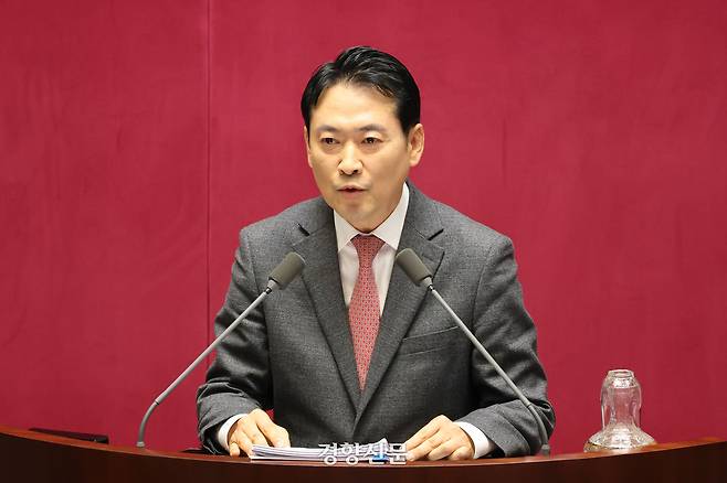 장동혁 국민의힘 대표가 22일 국회 본회의에서 내란전담재판부 설치법에 대한 필리버스터(무제한 토론)를 하고 있다. 한수빈 기자