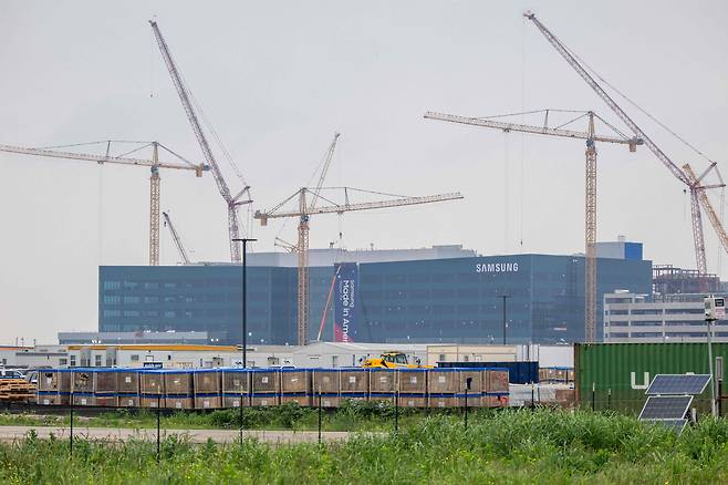 A general view of the Samsung Austin Semiconductor plant on April 16, 2024 in Taylor, Texas [GETTY IMAGES/YONHAP]