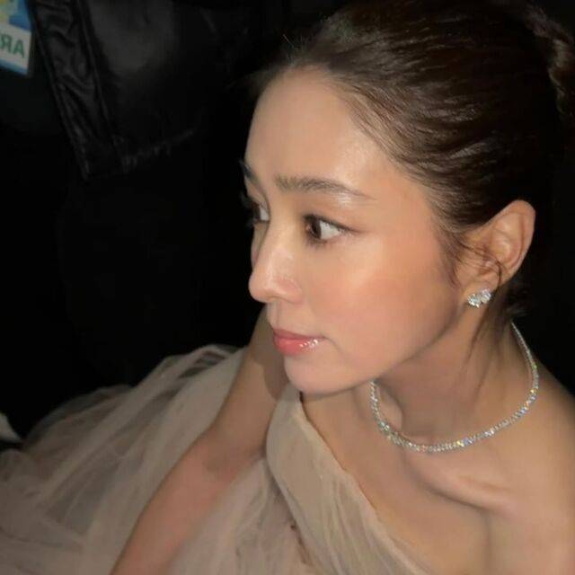 이민정이 변함없는 미모를 과시했다. / 이민정 인스타그램