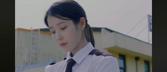 [서울=뉴시스] 아이유. (사진 = '네버 엔딩 스토리' 뮤직비디오 캡처) 2025.05.27. photo@newsis.com *재판매 및 DB 금지