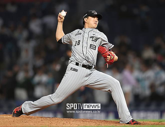 ▲ LG 트윈스가 2025시즌 종료 후 한화 이글스에서 방출된 베테랑 투수 장시환을 영입했다. ⓒ곽혜미 기자