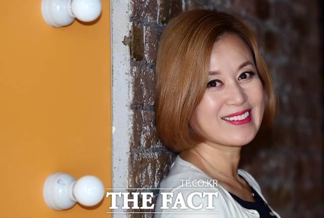 박미선은 유방암 투병 사실을 공개한 이후, SNS를 통해 건강식품 공동구매를 진행했다. 비판이 커지자 박미선은 자필 사과문을 통해 고개를 숙였다."가볍게 생각했다", "더 신중하지 못했다", "상처를 드린 점 사과드린다"고 고개를 숙였다. 임을 외부로 돌리지 않았고, 변명보다 반성의 메시지를 선택했다. /더팩트 DB