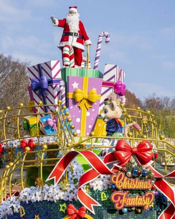 에버랜드 '크리스마스 판타지' 블링블링 X-Mas 퍼레이드 공연 모습/사진-삼성물산 제공