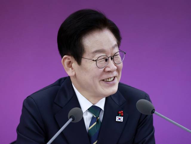 ▲ 이재명 대통령이 23일 부산 동구 해양수산부 청사에서 열린 해수부 업무보고에서 발언하고 있다. 연합뉴스