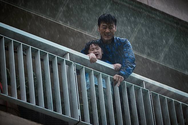 <대홍수>의 한 장면. 넷플릭스 제공