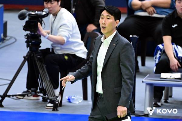 권영민 감독 / 사진=KOVO 제공