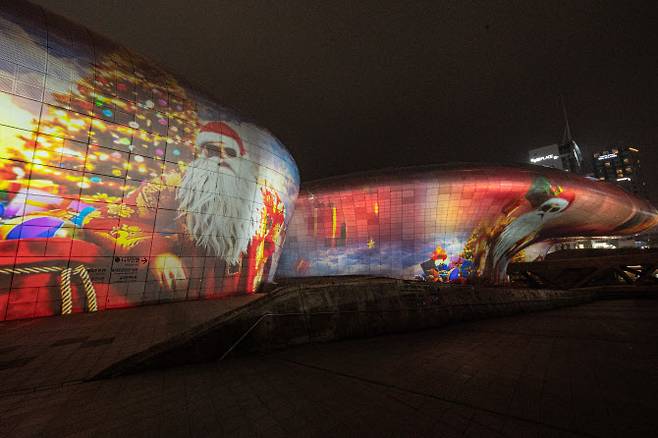 산타가 등장하는 ‘메리 비트 서울’ (사진=서울디자인재단)
