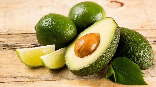 칼륨 함량이 높은 아보카도, 건강한 지방도 풍부하다｜출처: 클립아트코리아