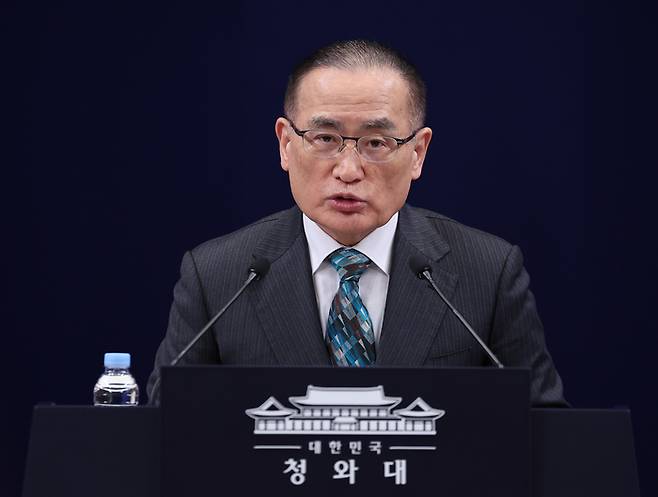 청와대 복귀 후 첫 공식 브리핑 주인공 된 위성락 국가안보실장     (서울=연합뉴스) 김도훈 기자 = 위성락 국가안보실장이 24일 청와대 춘추관에서 미국·캐나다·일본 방문 관련 브리핑을 하고 있다. 2025.12.24     superdoo82@yna.co.kr (끝)