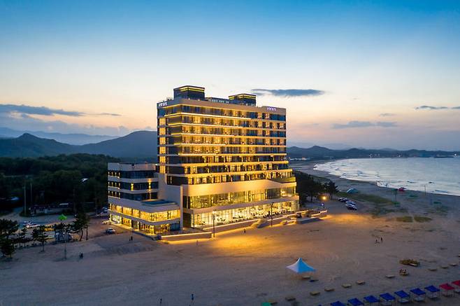 [서울=뉴시스] 르네블루 바이 쏠비치 전경. (사진=소노인터내셔널 제공)  *재판매 및 DB 금지