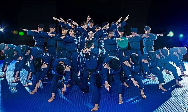 케냐 수도 나이로비에서 열린 ‘세계태권도 U-21 챔피언십’ 개막식에서 시범공연을 성공적으로 마친 전주대 태권도 시범공연단 ‘싸울아비’. 전주대 제공