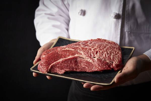 ‘수입산은 싸다’는 공식이 무너지면서, 가격만으로 결정되던 소비는 품질과 신뢰를 함께 따지는 방향으로 이동하고 있다. 게티이미지