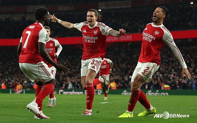 기뻐하는 아스널 선수들. /AFPBBNews=뉴스1