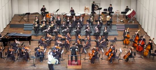 지난 20일 거제문화예술회관 대극장에서 열린 거제시청소년오케스트라 연말 정기공연 모습. 사진=거제시문화예술재단