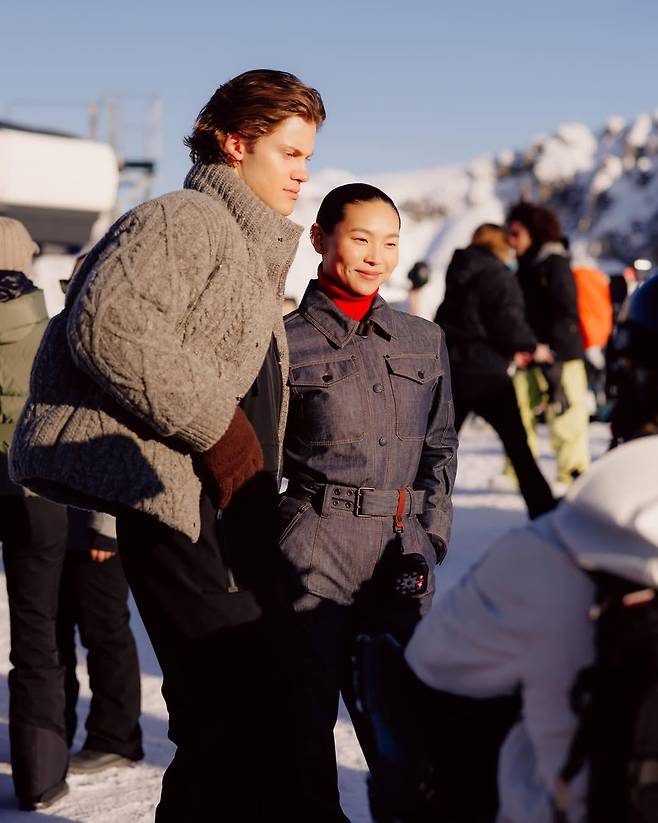 차기 동계올림픽에서 몽클레르 그레노블을 착용할 예정인 루카스 피니에로 브라텐과  최연소 여성 스노보드 금메달리스트이자 올림픽 2연패를 달성한 클로이 킴. 몽클레르.