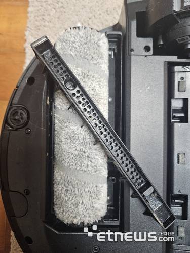 롤러 형태의 오즈모 롤러. 먼지를 걸러주는 부품은 주기적으로관리해줘야 한다. (사진=배옥진)