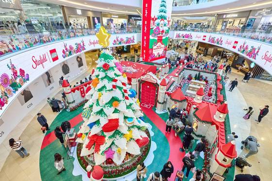 스타필드 고양에 설치된 레고 크리스마스 트리. 사진 스타필드