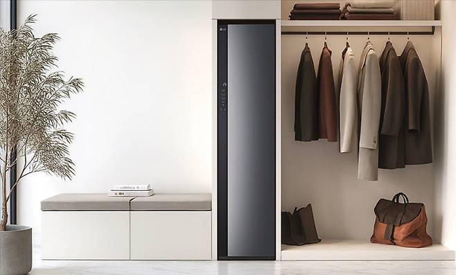 LG전자의 2025년형 뉴 스타일러.  LG전자 제공