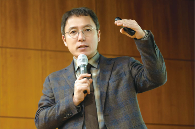 오태민 한양대 비트코인화폐철학과 겸임교수가 가상자산 시장 전망을 내놓고 있다. (윤관식 기자)