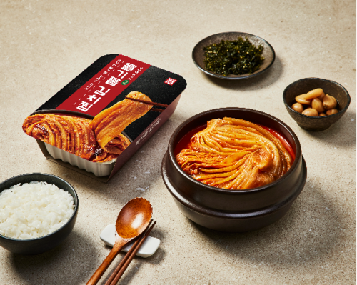 AWW가 배우 차예련과 협업해 출시한 들기름 김치찜 (사진=AWW 제공)