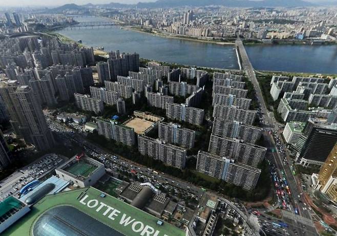 [서울=뉴시스] 서울 송파구 한강변 아파트 단지들. 2025.08.29. (사진=뉴시스 DB) *재판매 및 DB 금지
