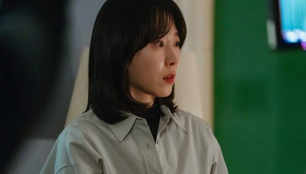 '러브 미' 스틸 컷 / 사진=JTBC·SLL·하우픽쳐스