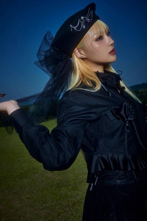 그룹 드림캐쳐 출신 시연이 2026년 1월부터 혼성 록밴드로 활동한다. /드림캐쳐컴퍼니