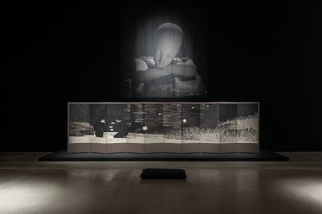 무나씨, '우리가 지워지는 계절에' 전시 전경, Photo by JunHo Lee. /스페이스K 서울