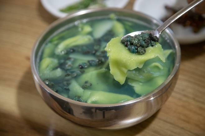 Dasuelgi soup [JOONGANGILBO]