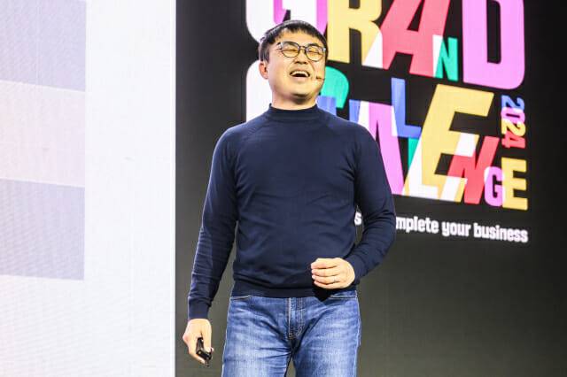 머플 안수남 대표가 한 행사에서 열정적인 표정으로 발표를 하고 있다. (사진제공=머플)