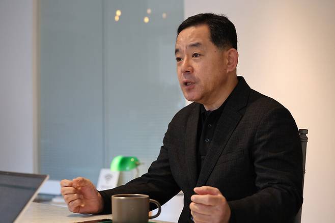 임철의 진실화해위 조사7과 조사관이 19일 오후 서울 중구의 한 카페에서 한겨레와 만나 인터뷰하고 있다. 김태형 기자 xogud555@hani.co.kr