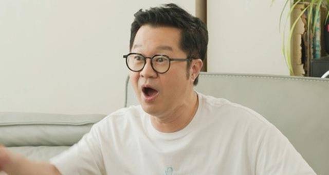 코미디언 지상렬이 16세 연하 승무원 출신의 쇼호스트 신보람과 공개 열애 중인 가운데 사랑꾼 면모를 드러냈다. KBS 제공