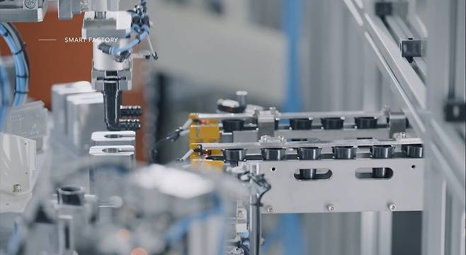 컨넥터 자동조립 공정 모습. 한중엔시에스 제공