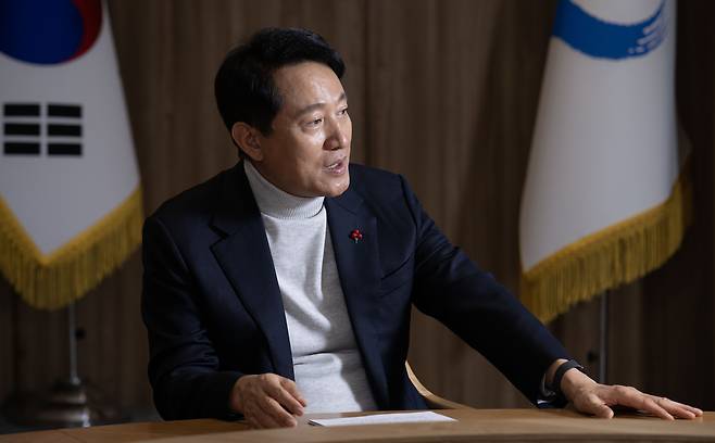 오세훈 서울특별시장이 지난 24일 오후 서울 중구 서울특별시청 집무실에서 헤럴드경제와 인터뷰하고 있다. 임세준 기자