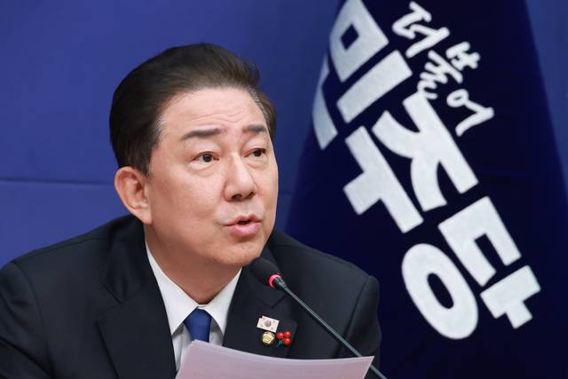 김병기 더불어민주당 원내대표가 지난 12월 24일 국회 본청에서 열린 당 최고위원회의에 참석해 발언하고 있다.<연합뉴스 사진>