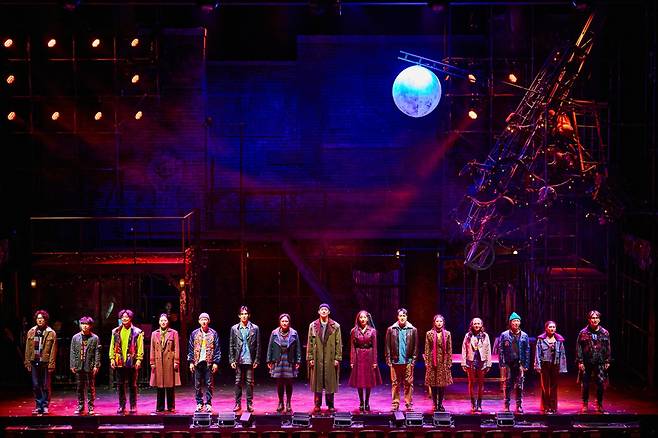 뮤지컬 렌트의 상징과도 같은 넘버 ‘Seasons of Love’ 사진제공 | 신시컴퍼니