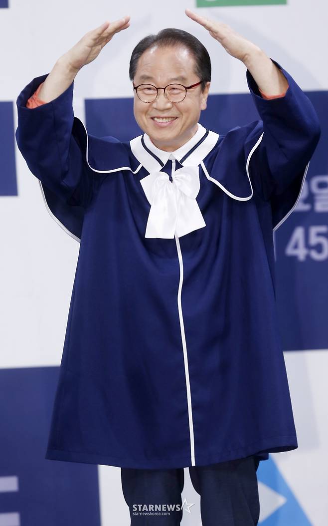 방송인 이상벽이 24일 오후 서울 마포구 상암 MBC에서 진행된 MBC 예능프로그렘 '세모방:세상의 모든 방송' 제작발표회'에 참석해 포즈를 취하고 있다. 2017.05.24 /사진=김휘선 기자 hwijpg@