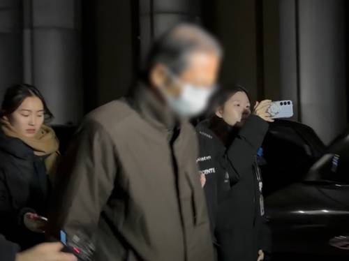 귀가하는 천주평화연합 전 부산지회장 박모씨 [촬영 김채린 수습기자]